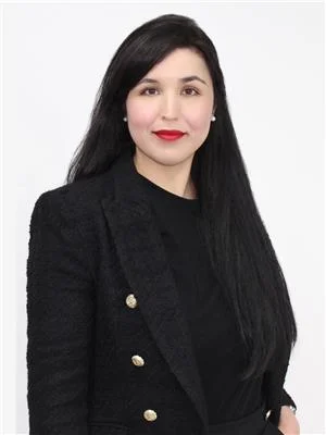 Image of Zara Sultani, Associate